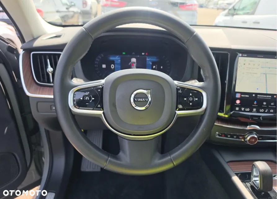 Volvo XC 60 B5 B AWD Plus Dark - 8