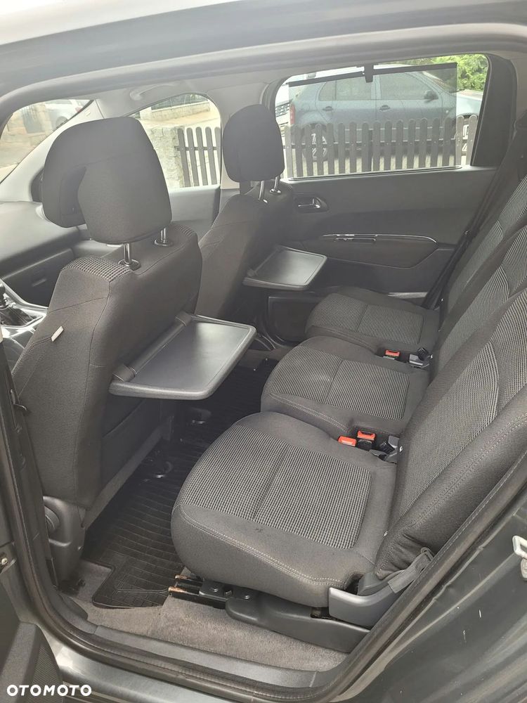 Peugeot 5008 - 16
