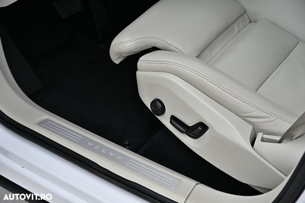 Volvo XC 60 D4 AWD Geartronic Inscription - 23