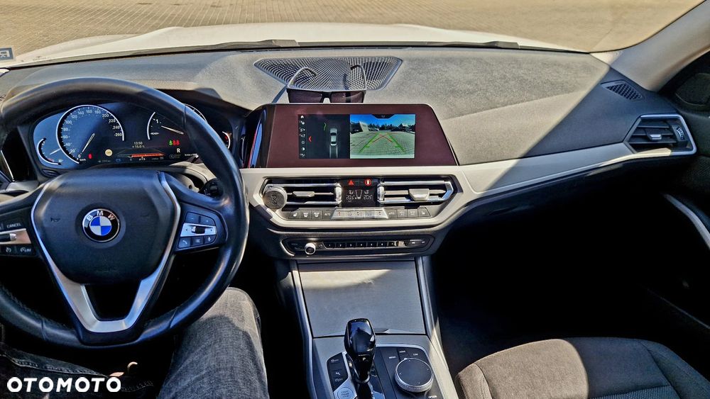 BMW Seria 3 318i Advantage - 9
