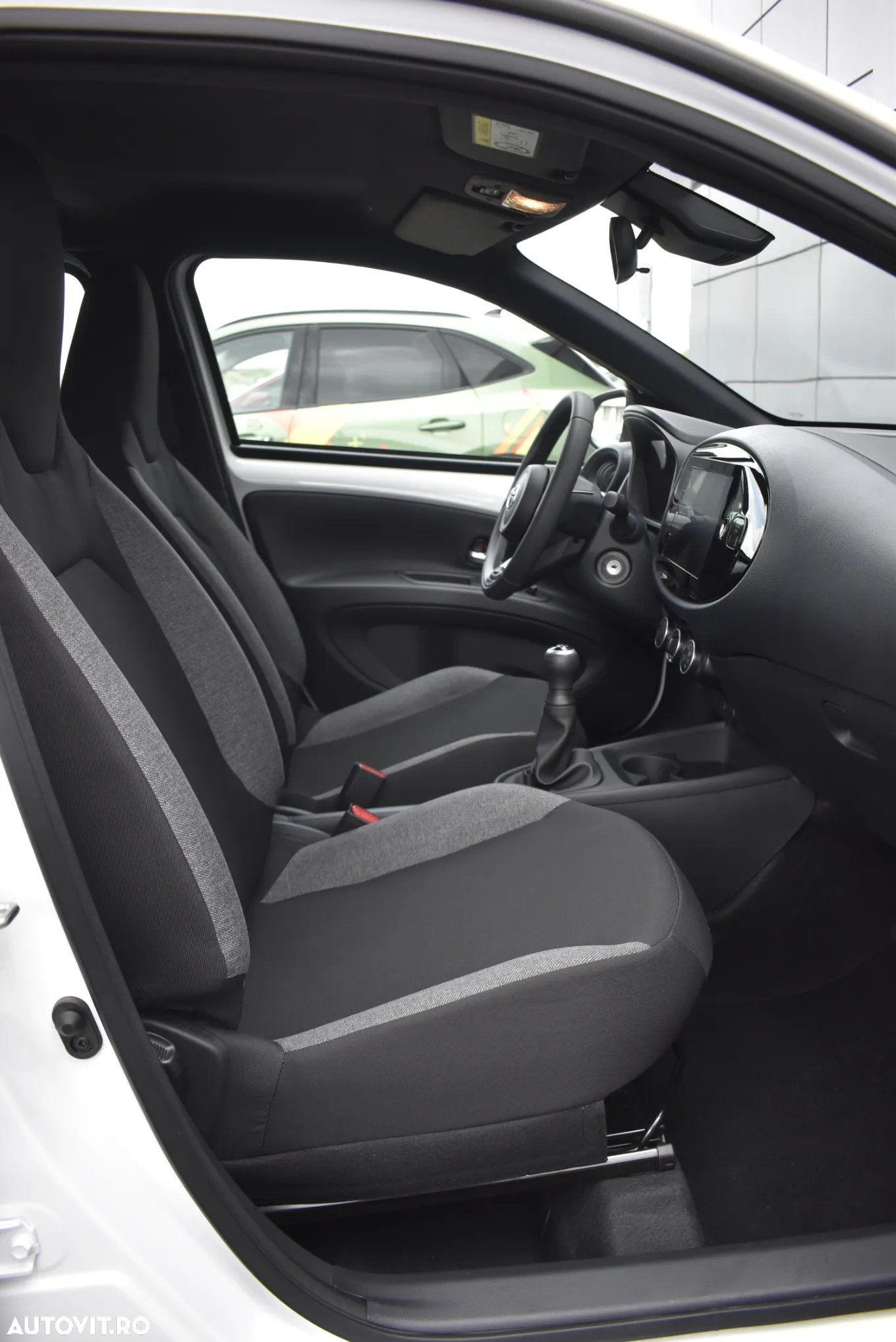 Toyota Aygo X 1.0l MT Active - 38