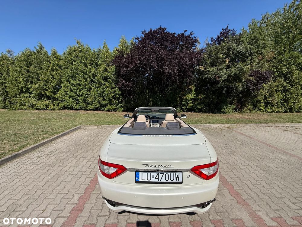 Maserati GranCabrio - 11