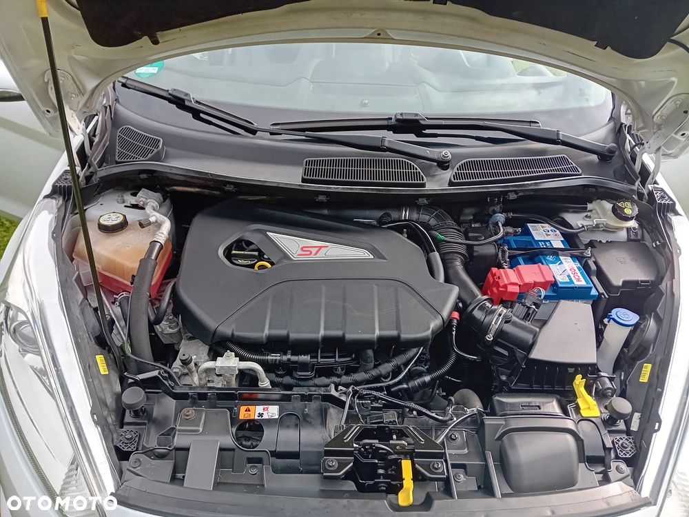 Ford Fiesta 1.6 EcoBoost mit Leder-Sport-Paket ST - 20