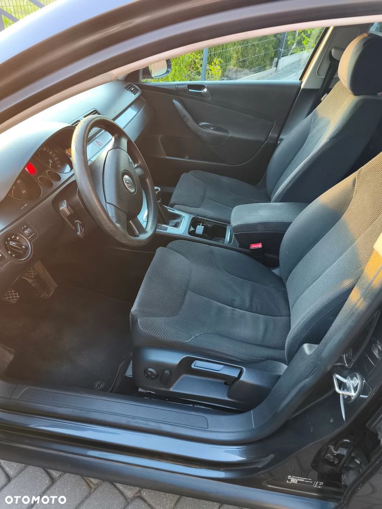 Volkswagen Passat 1.9 TDI Individual - 5