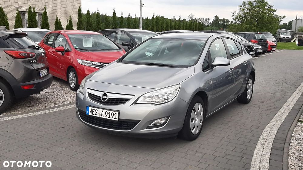 Opel Astra 1.6 Design Edition - 1