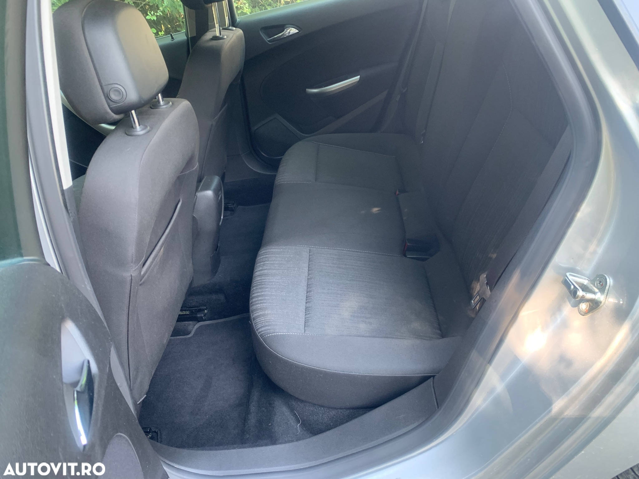 Opel Astra 1.6 Automatik Design Edition - 9