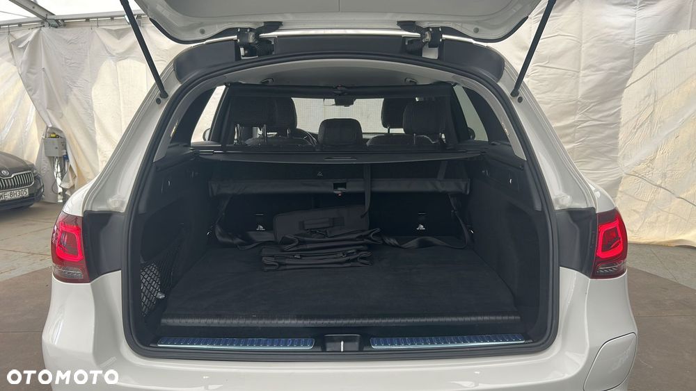 Mercedes-Benz GLC 300 de 4-Matic Business Edition - 12