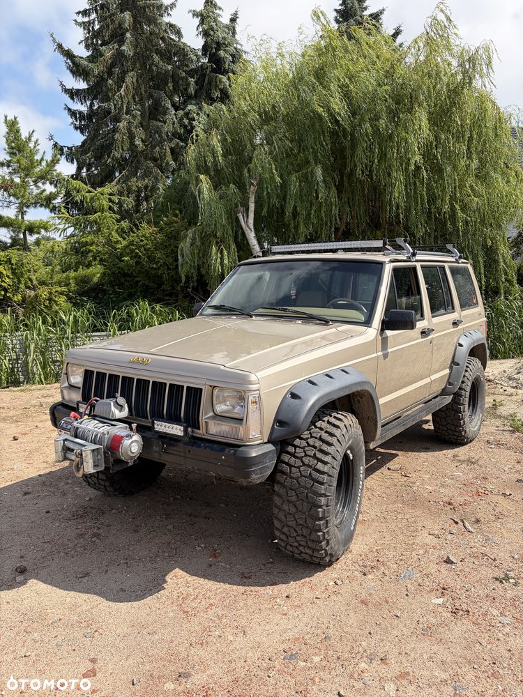 Jeep Cherokee