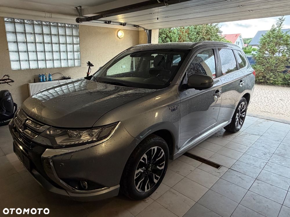 Mitsubishi Outlander Intense + - 2