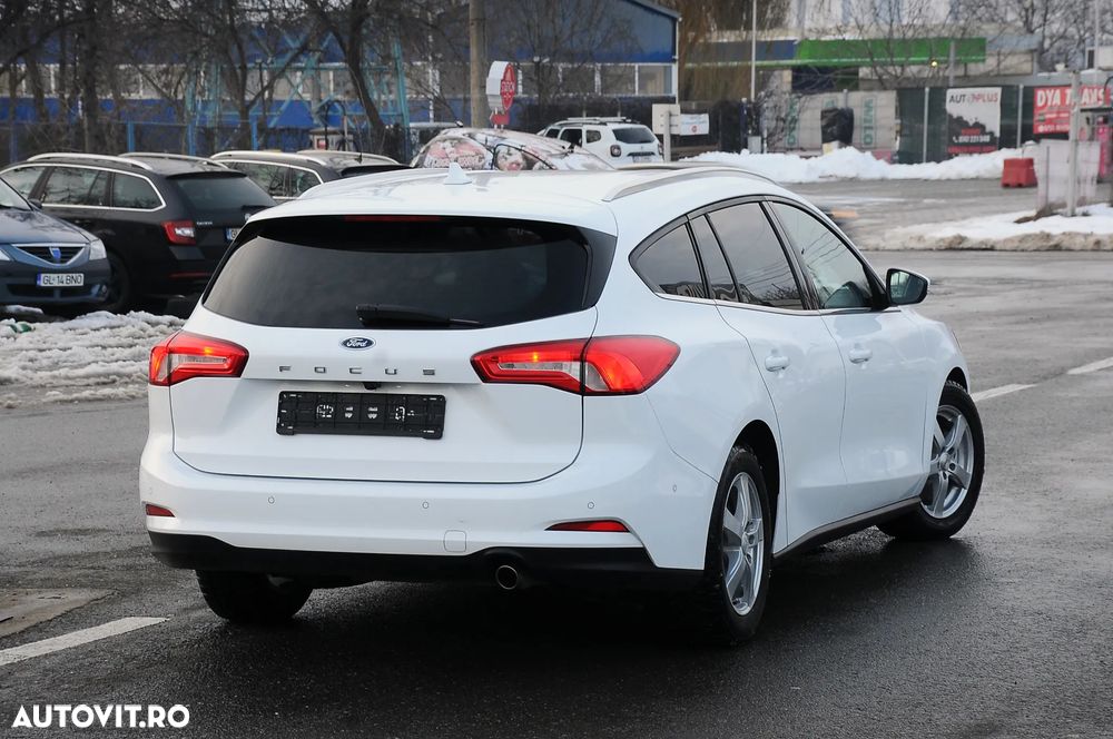 Ford Focus 1.5 TDCi Powershift Titanium - 3