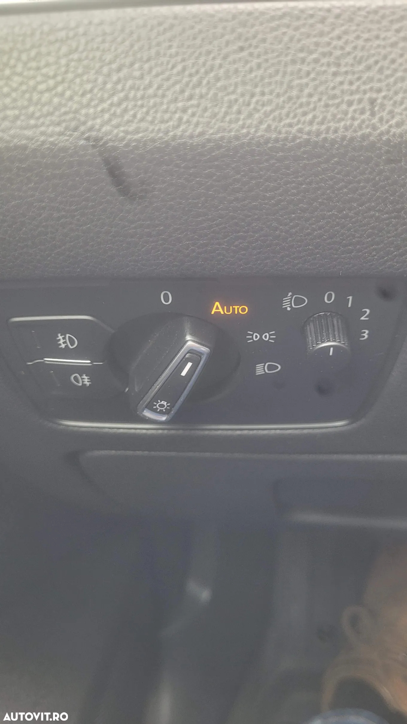 Volkswagen Passat Variant 1.6 TDI SCR DSG Comfortline - 8