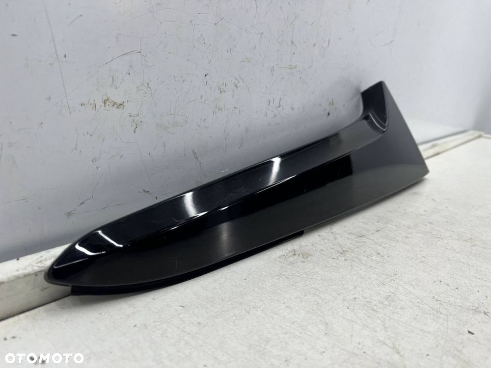 Listwa Mazda CX-30 CX30 19r.- PRAWA nakładka szyby klapy bagażnika spoiler blenda dfr5-519b1 - 2