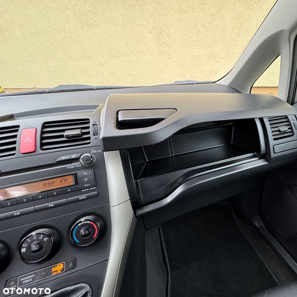 Toyota Auris 1.4 D-4D - 11