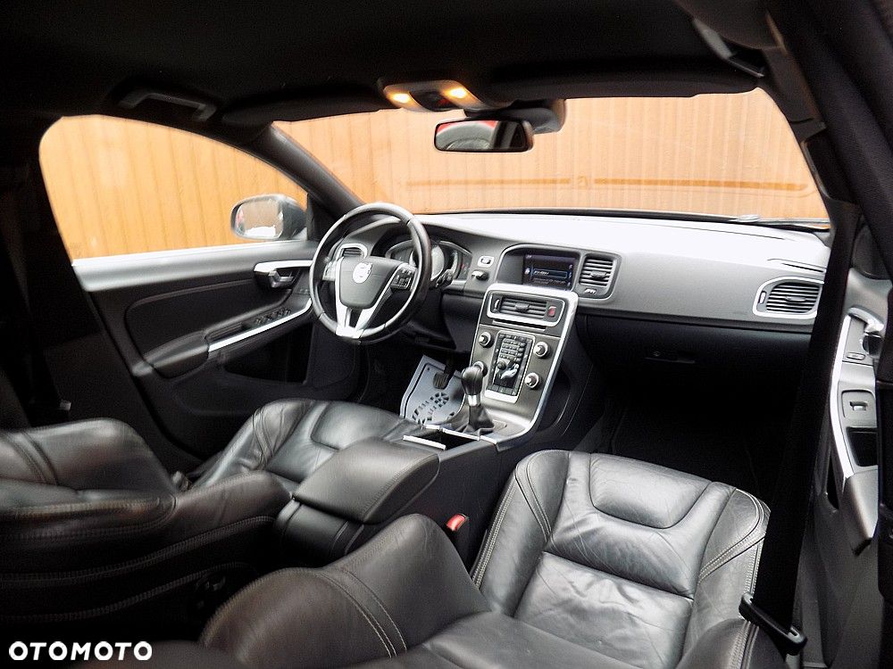 Volvo V60 Cross Country D3 Kinetic - 19