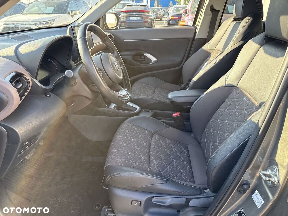 Toyota Yaris Cross Hybrid 1.5 Executive - 13