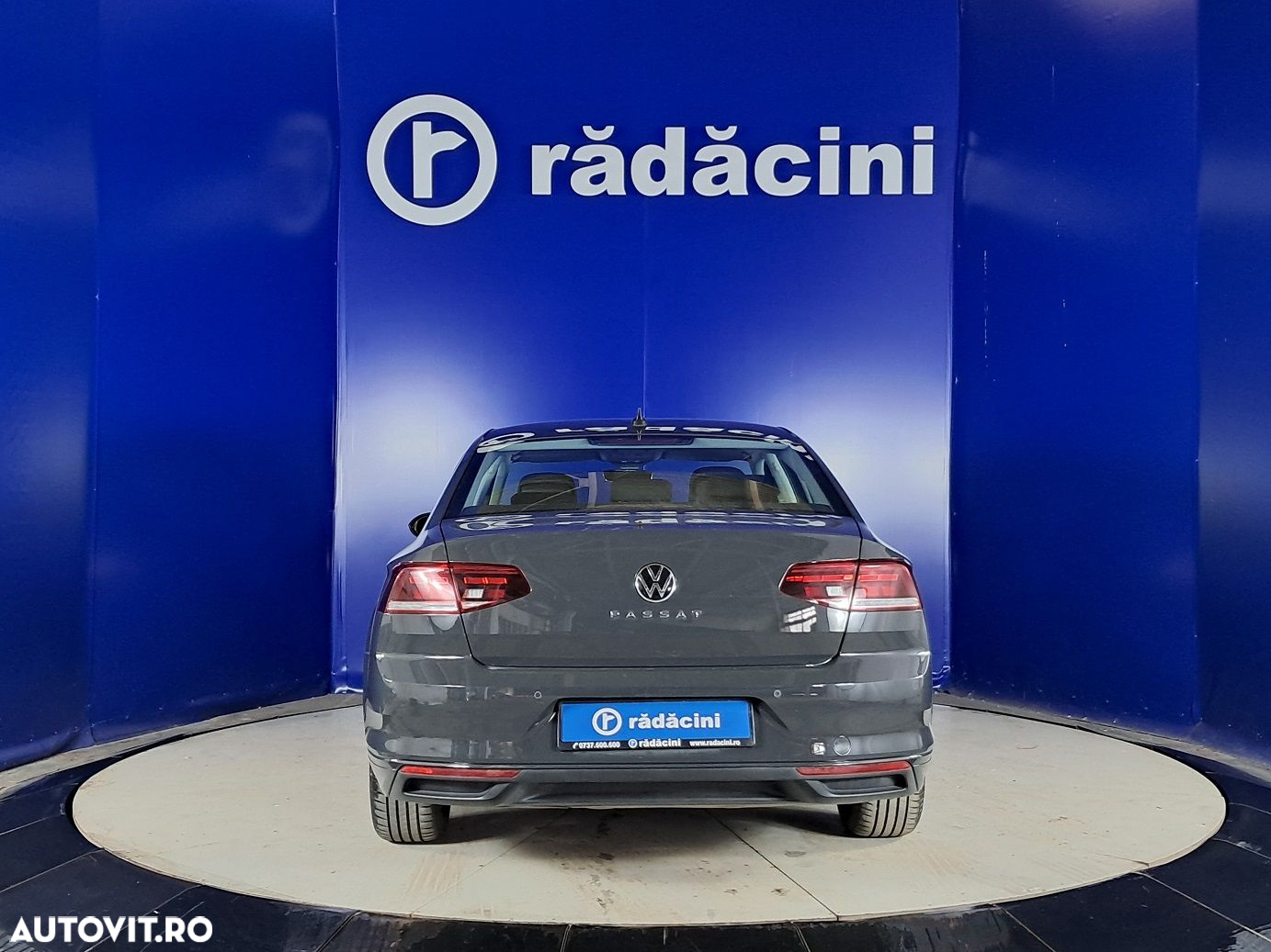 Volkswagen Passat - 4