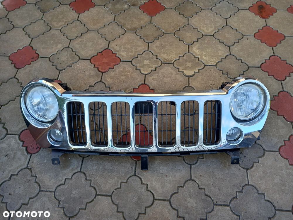 JEEP CHEROKEE JK LIBERTY LIFT 04->GRILL ATRAPA