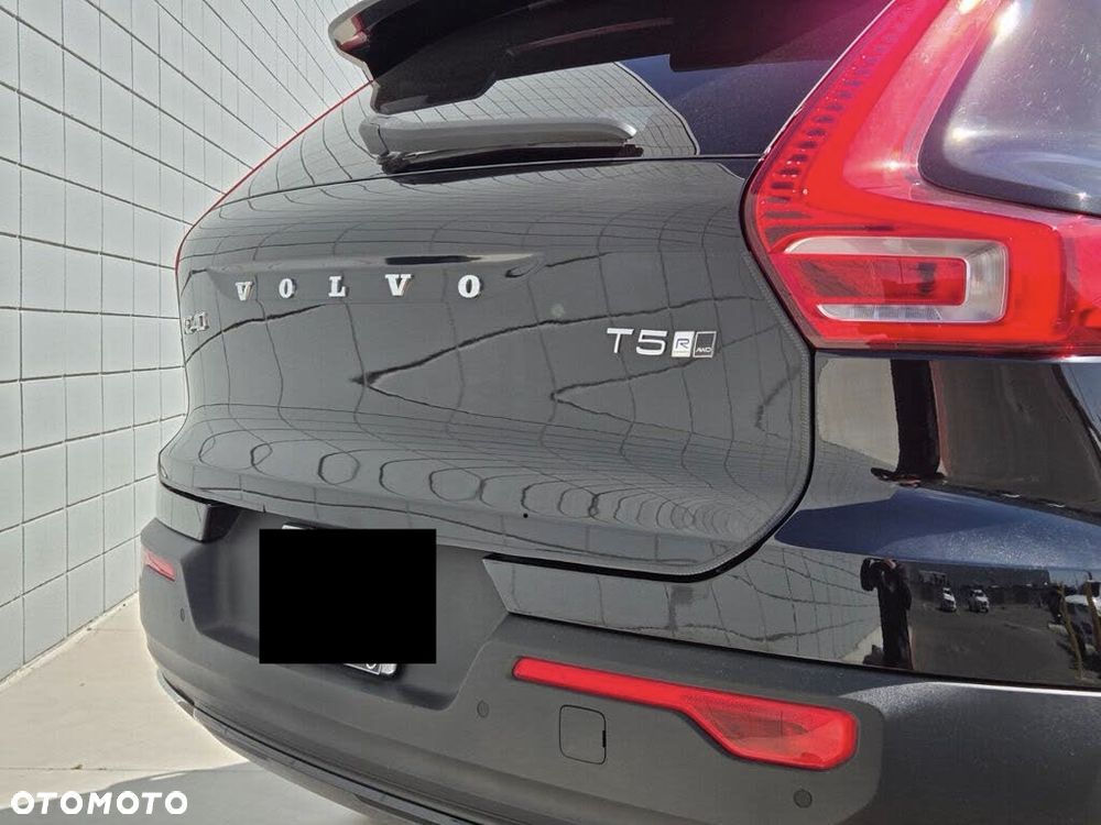 Volvo XC 40 B5 B AWD Geartronic RDesign - 4