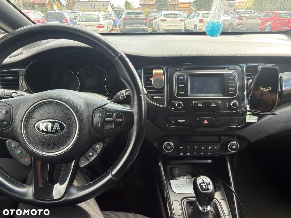 Kia Carens 1.7 CRDi M - 7
