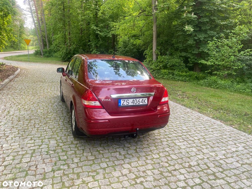 Nissan Tiida 1.8 Tekna - 2