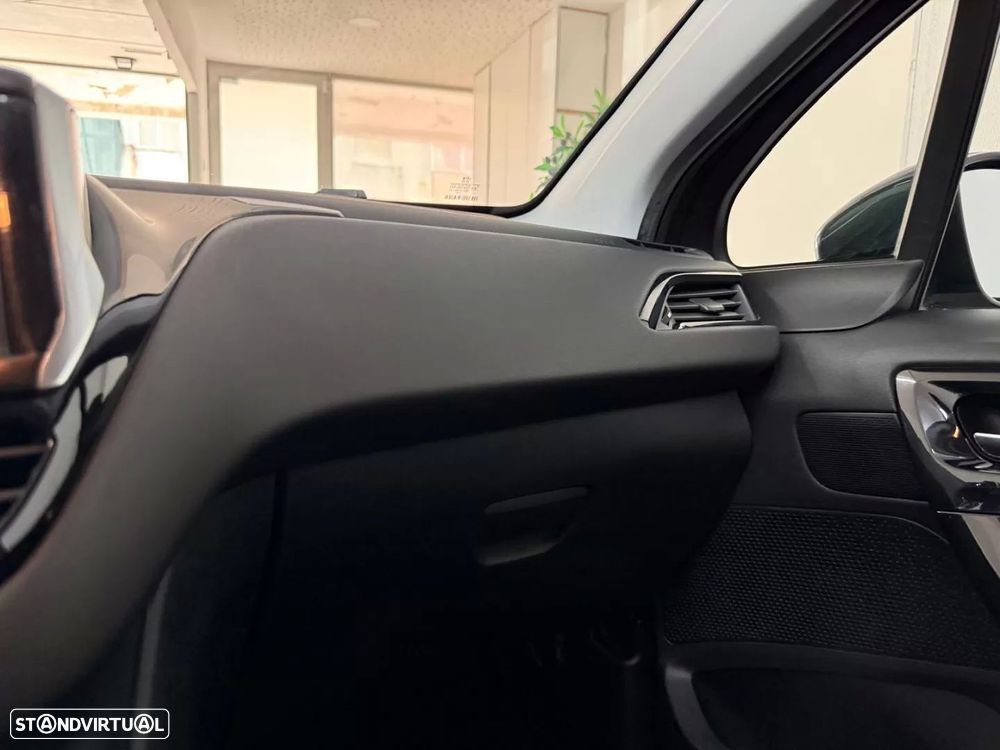 Peugeot 208 1.4 HDi Active - 12