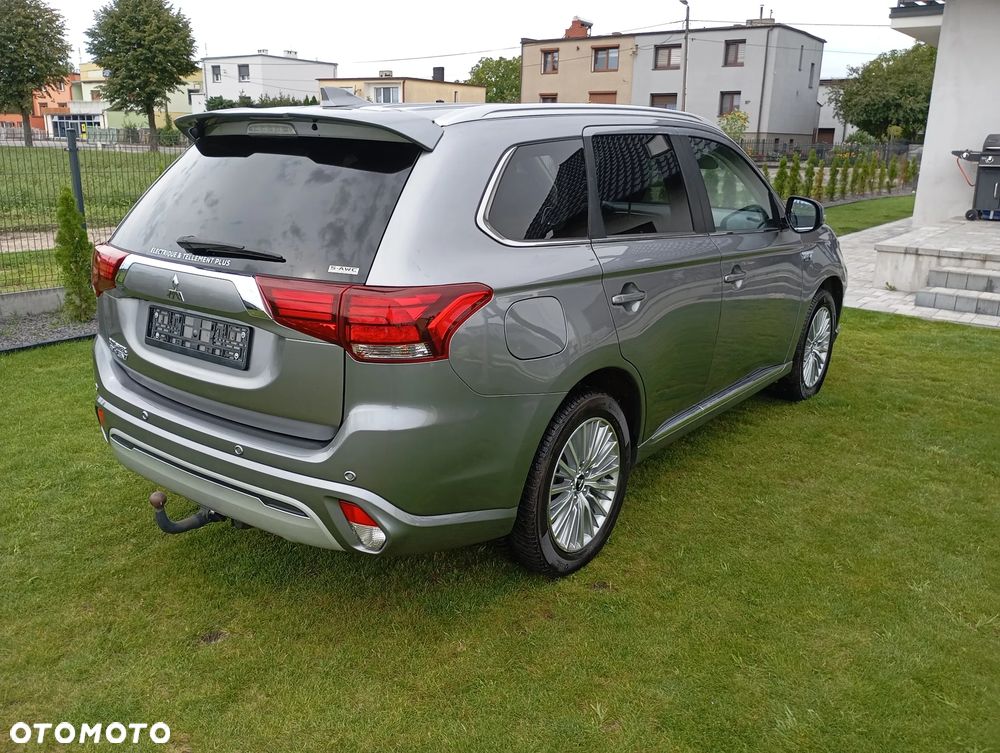 Mitsubishi Outlander - 10