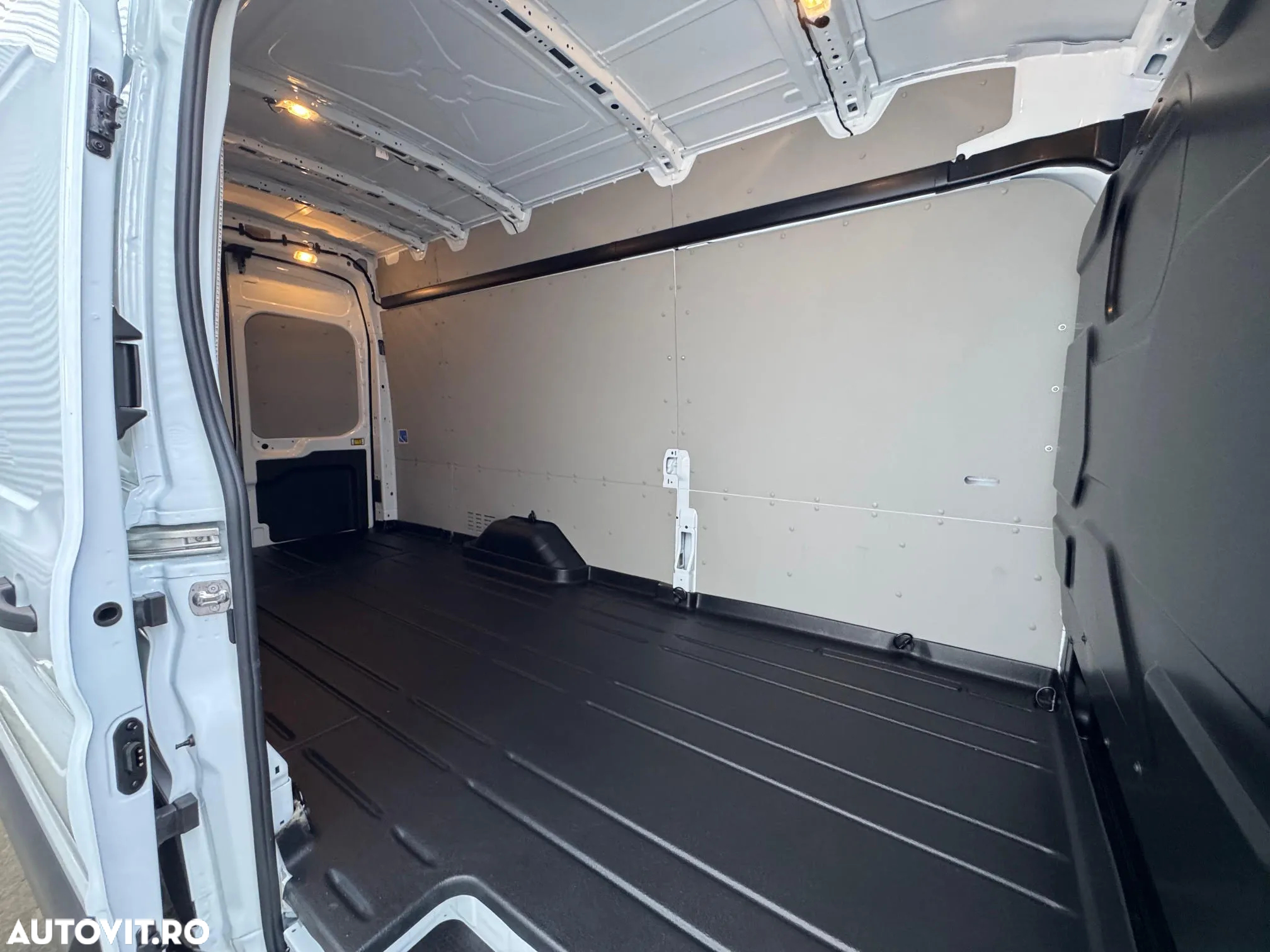 Ford Transit - 19