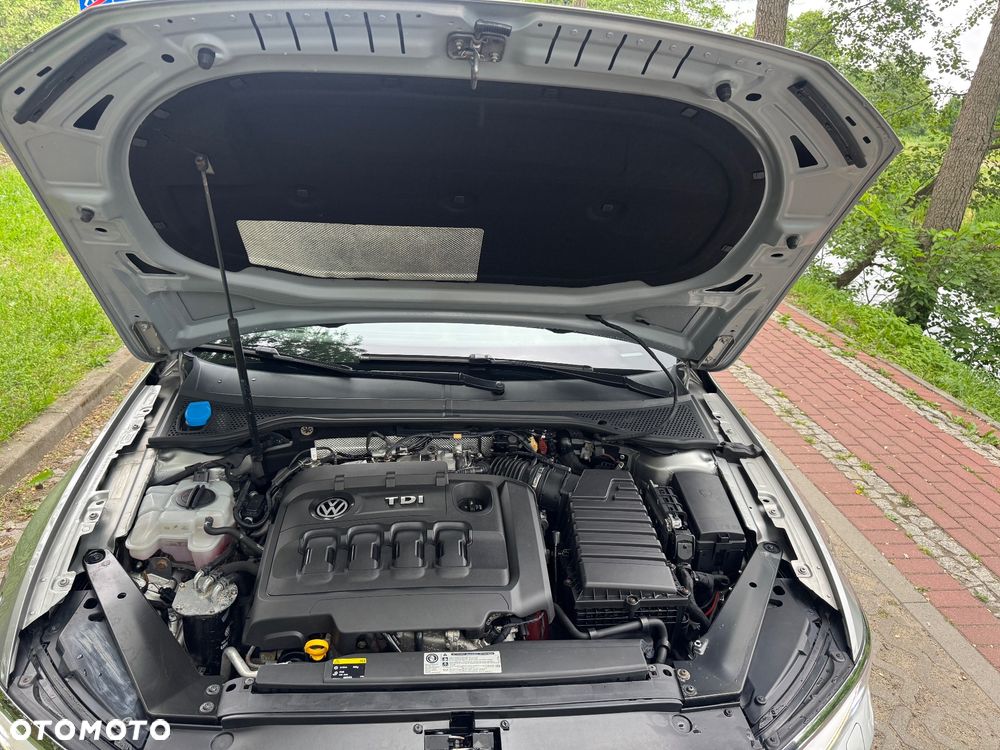 Volkswagen Passat 2.0 TDI SCR (BlueMotion Tech) 4Motion D Highline - 39