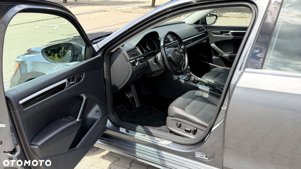 Volkswagen Passat - 21