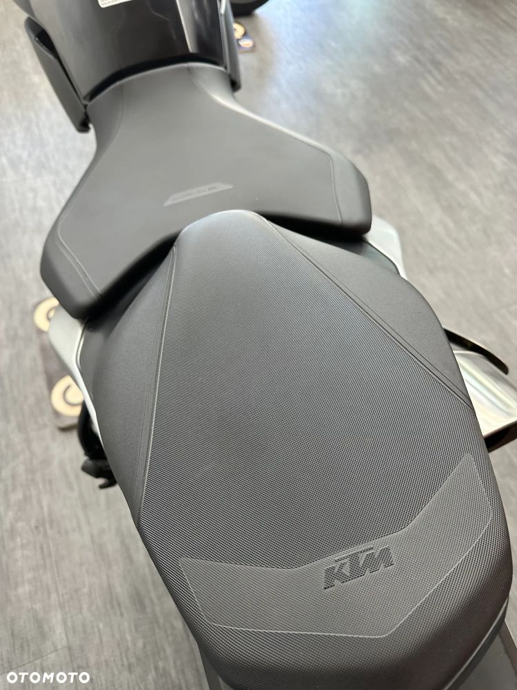 KTM Duke - 19
