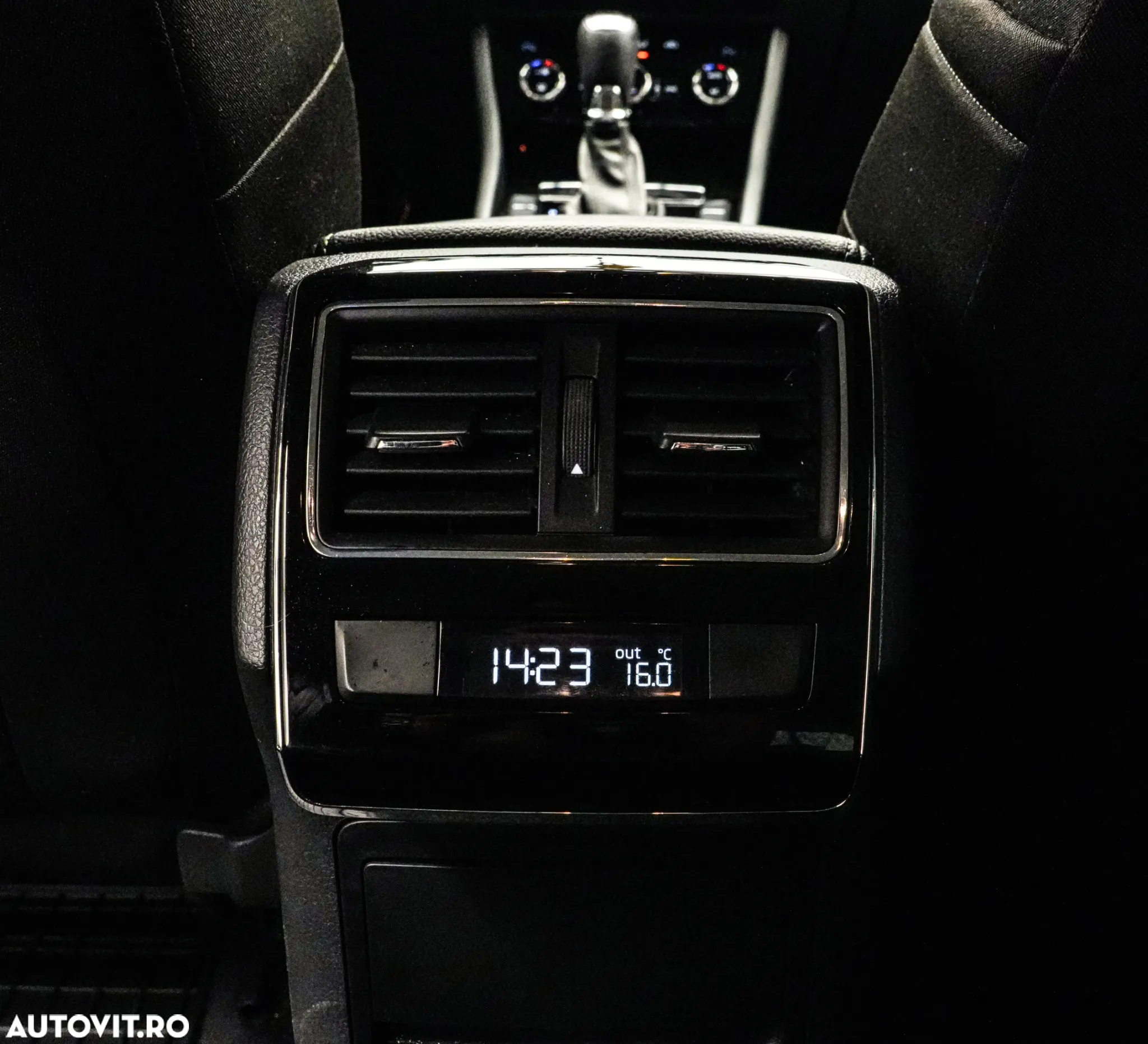 Skoda Superb 1.6 TDI DSG Ambition - 25