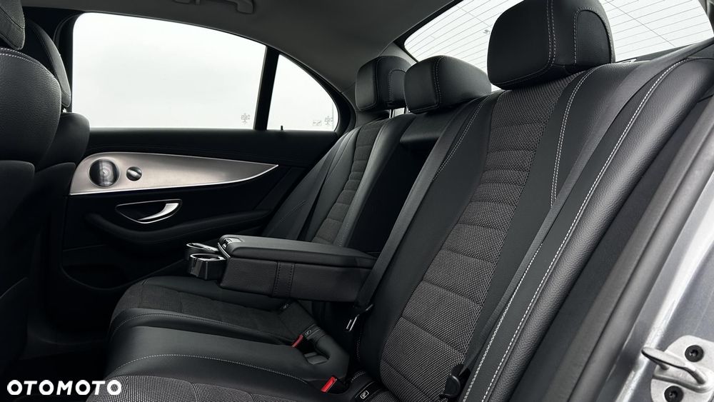 Mercedes-Benz Klasa E - 26