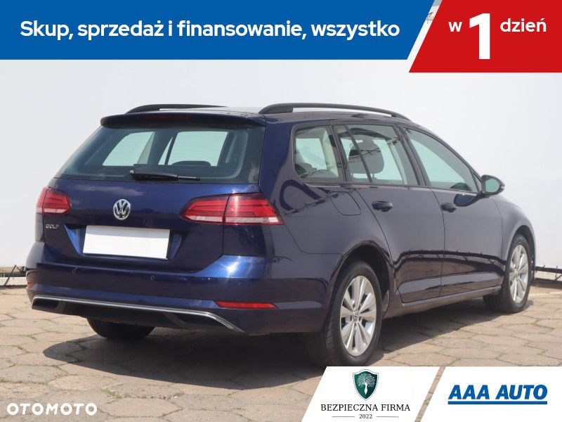 Volkswagen Golf - 6