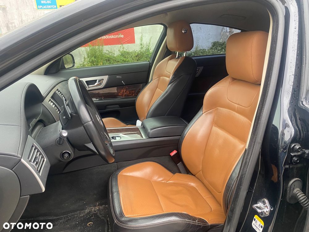 Jaguar XF 3.0 V6 D Premium Luxury - 5
