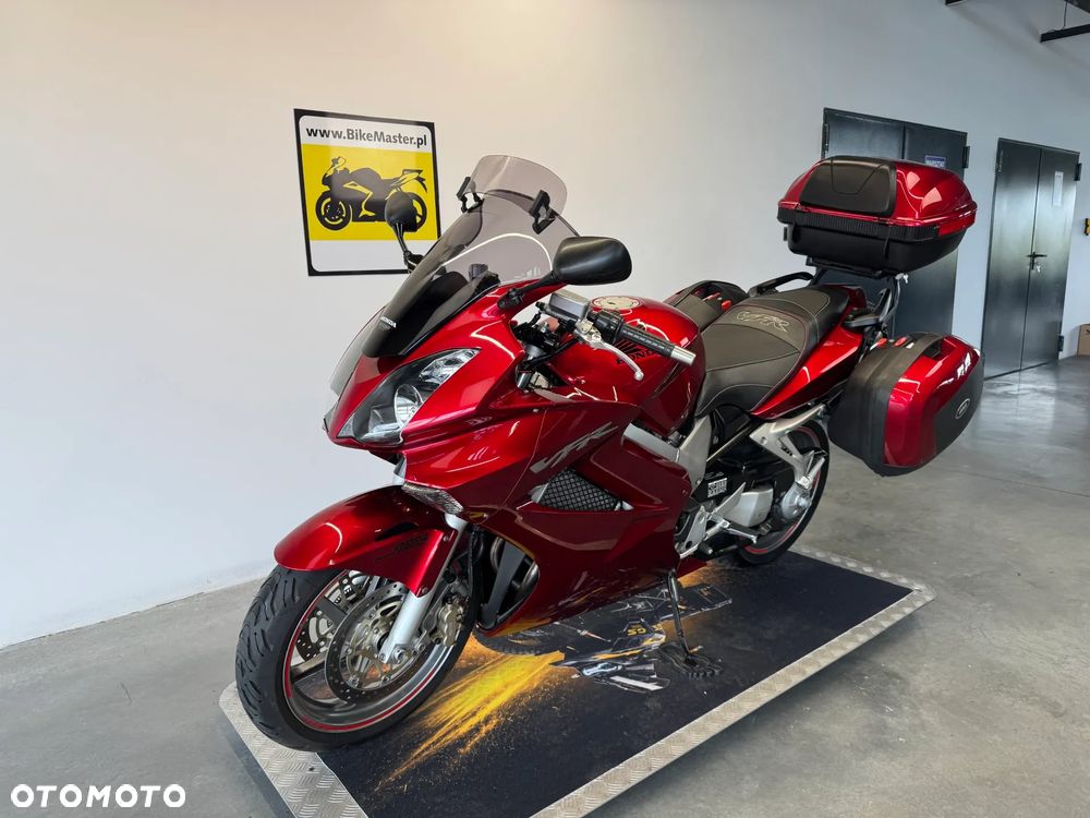 Honda VFR - 4