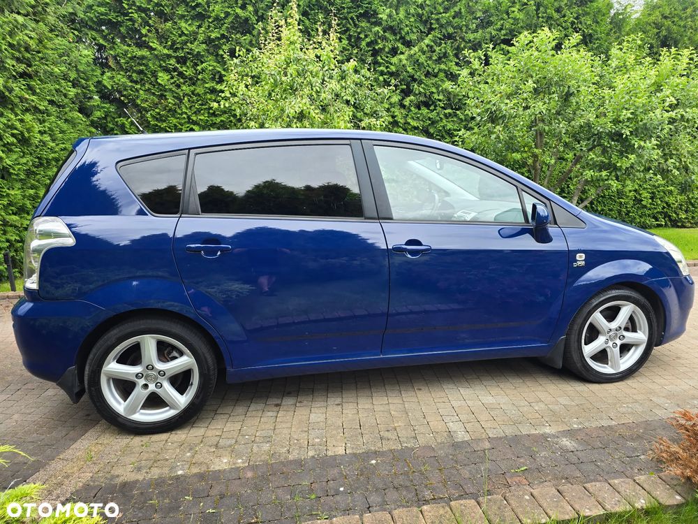 Toyota Corolla Verso 2.2 D-4D X - 7