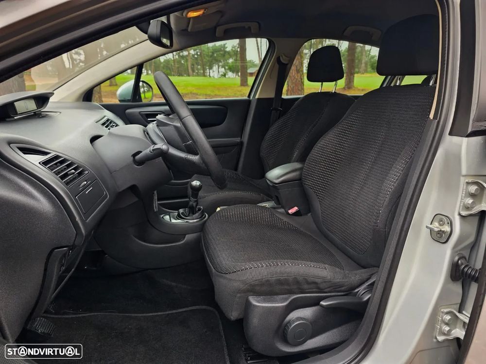 Citroën C4 1.6 HDi Attraction - 8