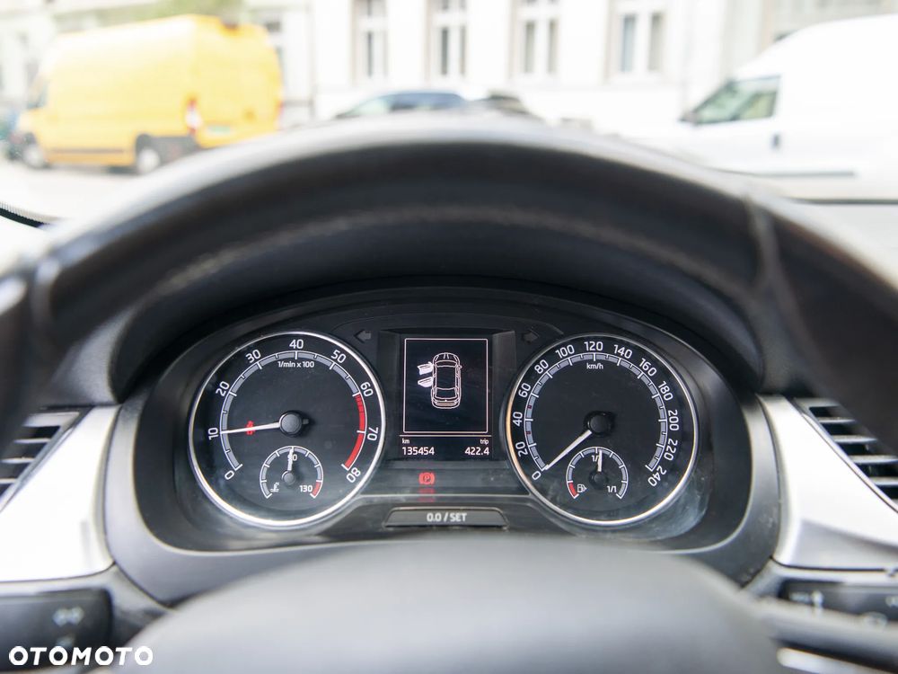 Skoda RAPID Spb 1.0 TSI Ambition - 7