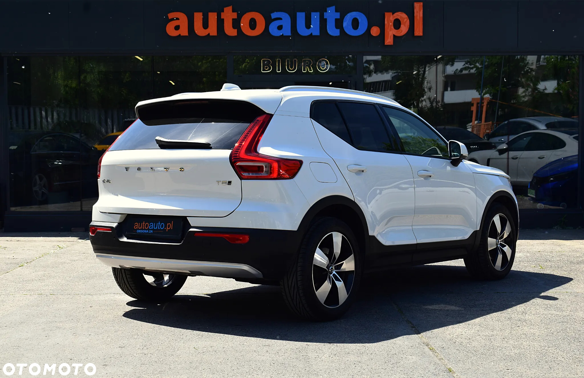 Volvo XC 40 T5 AWD Momentum Pro - 26