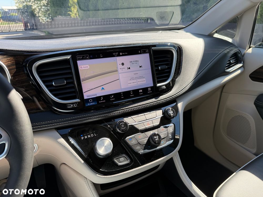Chrysler Pacifica - 11