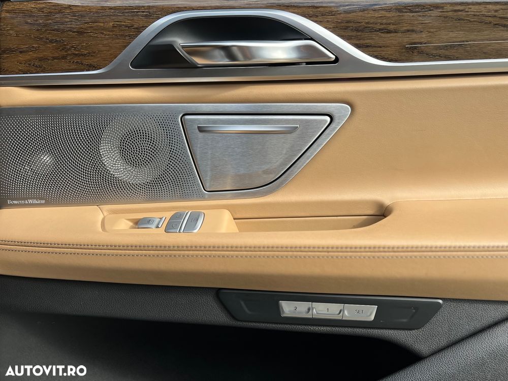 BMW Seria 7 730d xDrive - 34