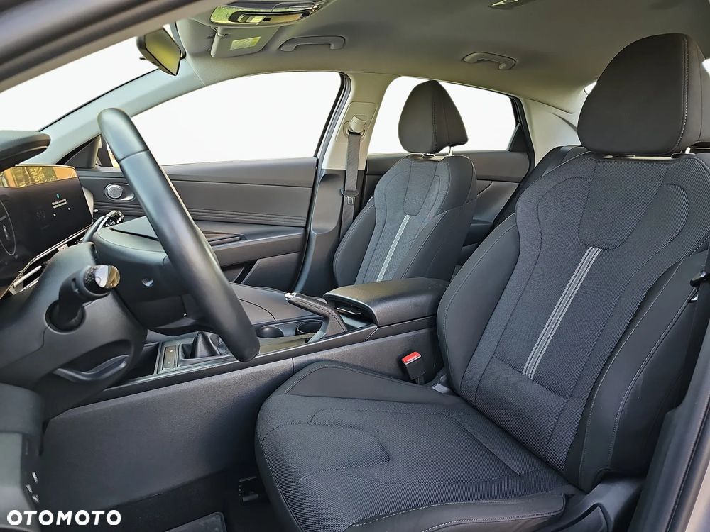 Hyundai Elantra 1.6 Modern - 12