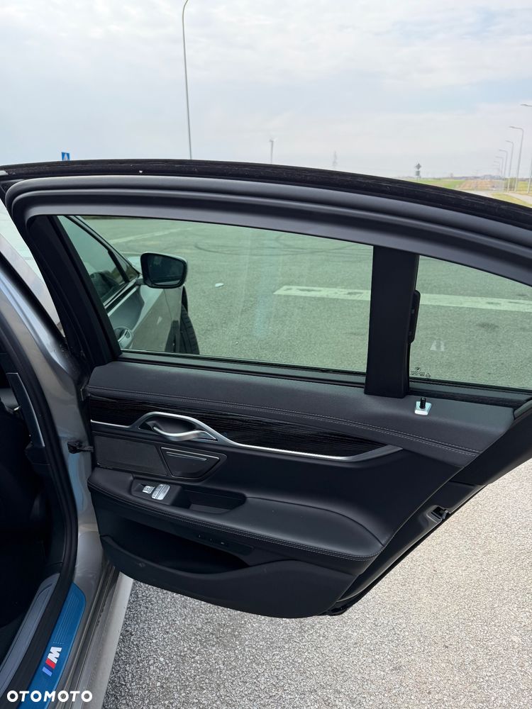 BMW Seria 7 - 16