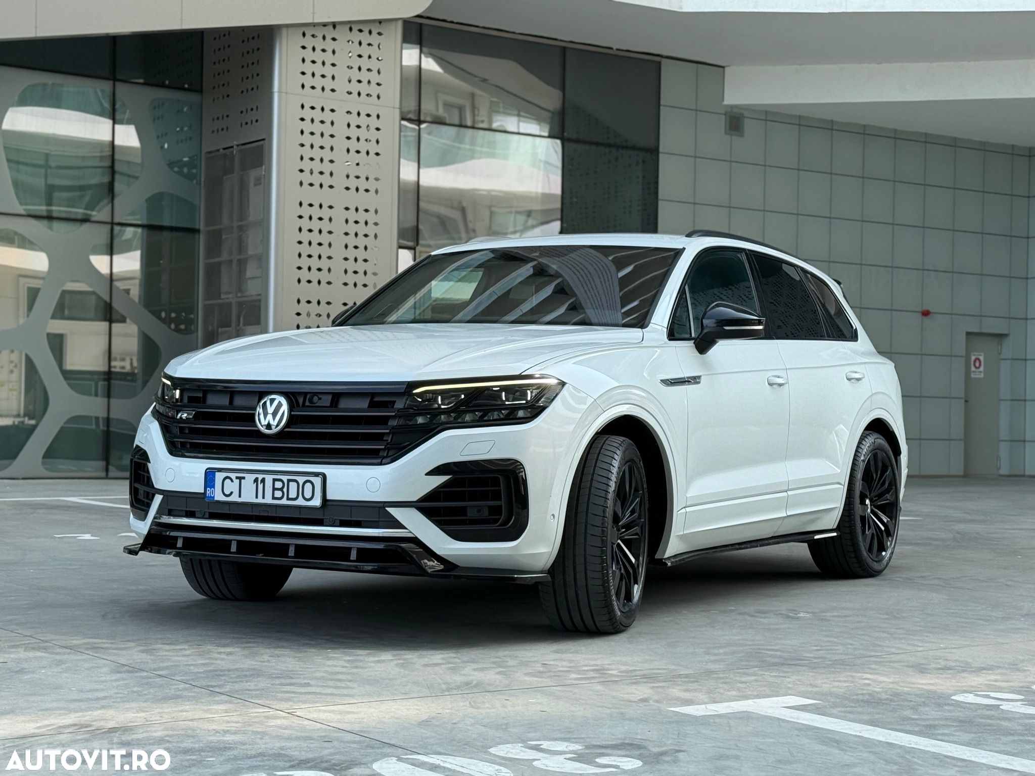 Volkswagen Touareg V6 TDI R-Style - 1