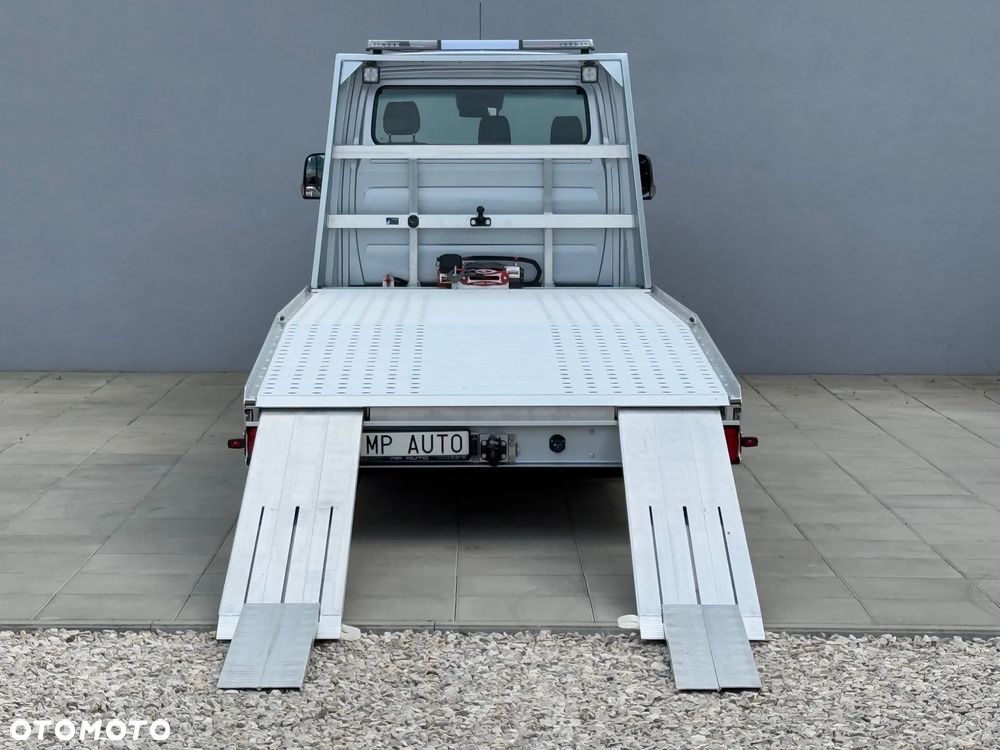 Mercedes-Benz Sprinter - 9