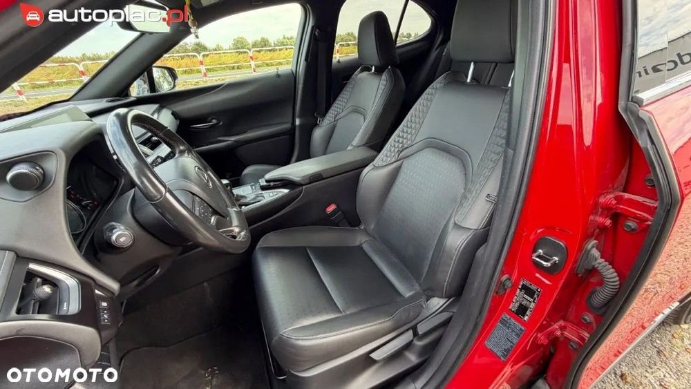 Lexus UX - 22