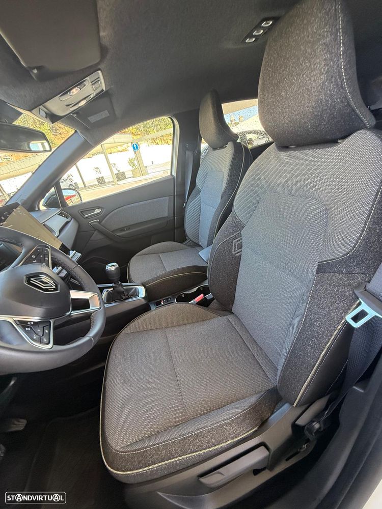 Renault Captur 1.0 TCe Techno Bi-Fuel - 24