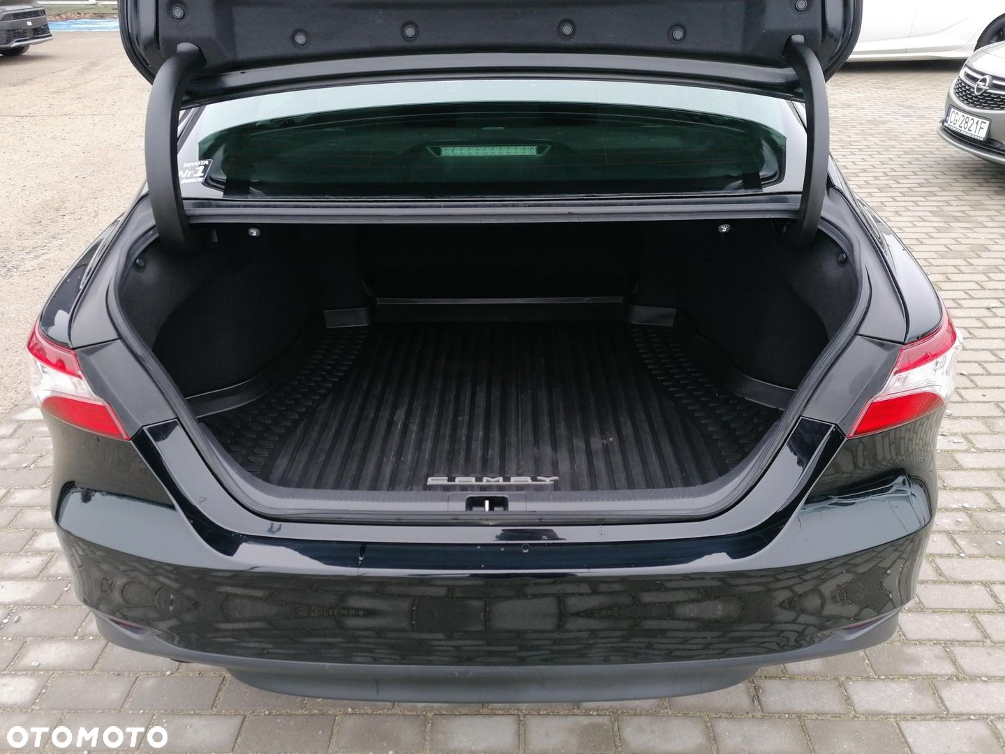 Toyota Camry - 19