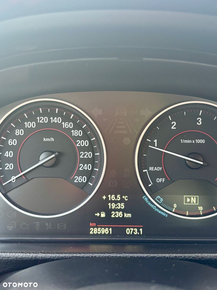 BMW Seria 3 318d Sport Line - 9