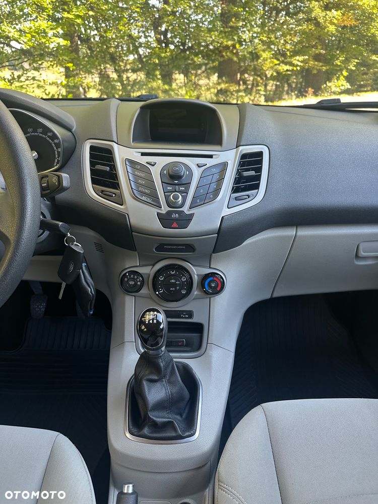 Ford Fiesta - 17